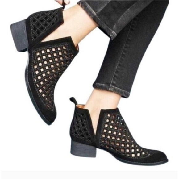JEFFREY CAMPBELL Taggart Black Leather Ankle Bootie Boots Cut Outs Sz 6 EUC - Picture 1 of 7